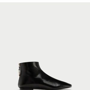 Flat Leather ankle booties with zip